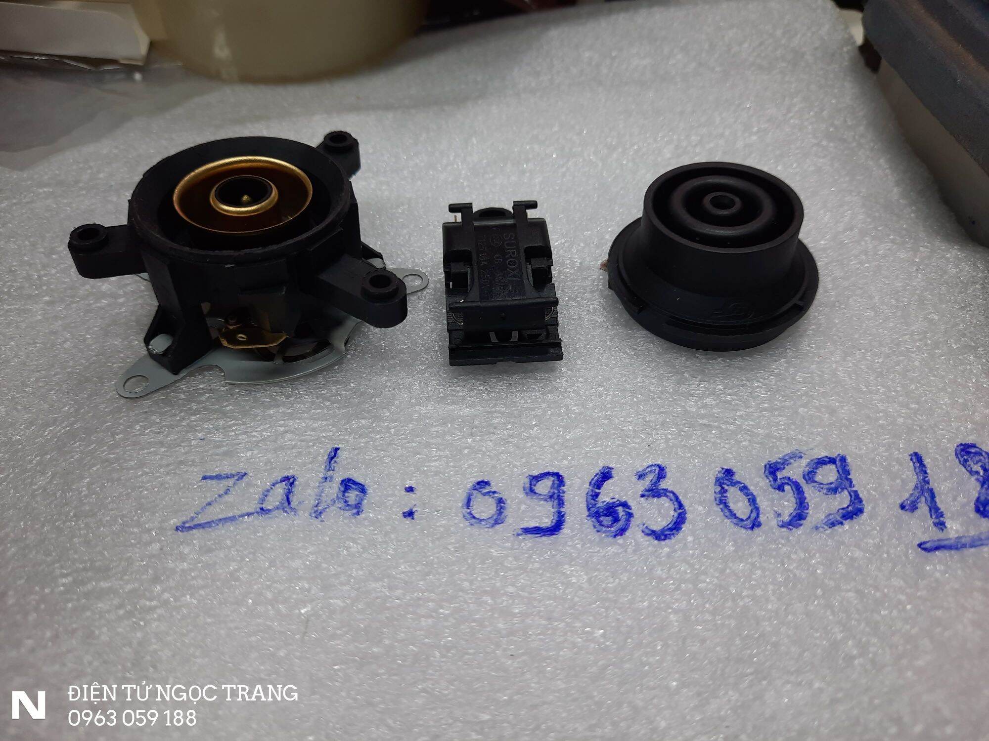 Bộ Công Tắc Âm Siêu Tốc Kèm Đế - Giá 1 Bộ