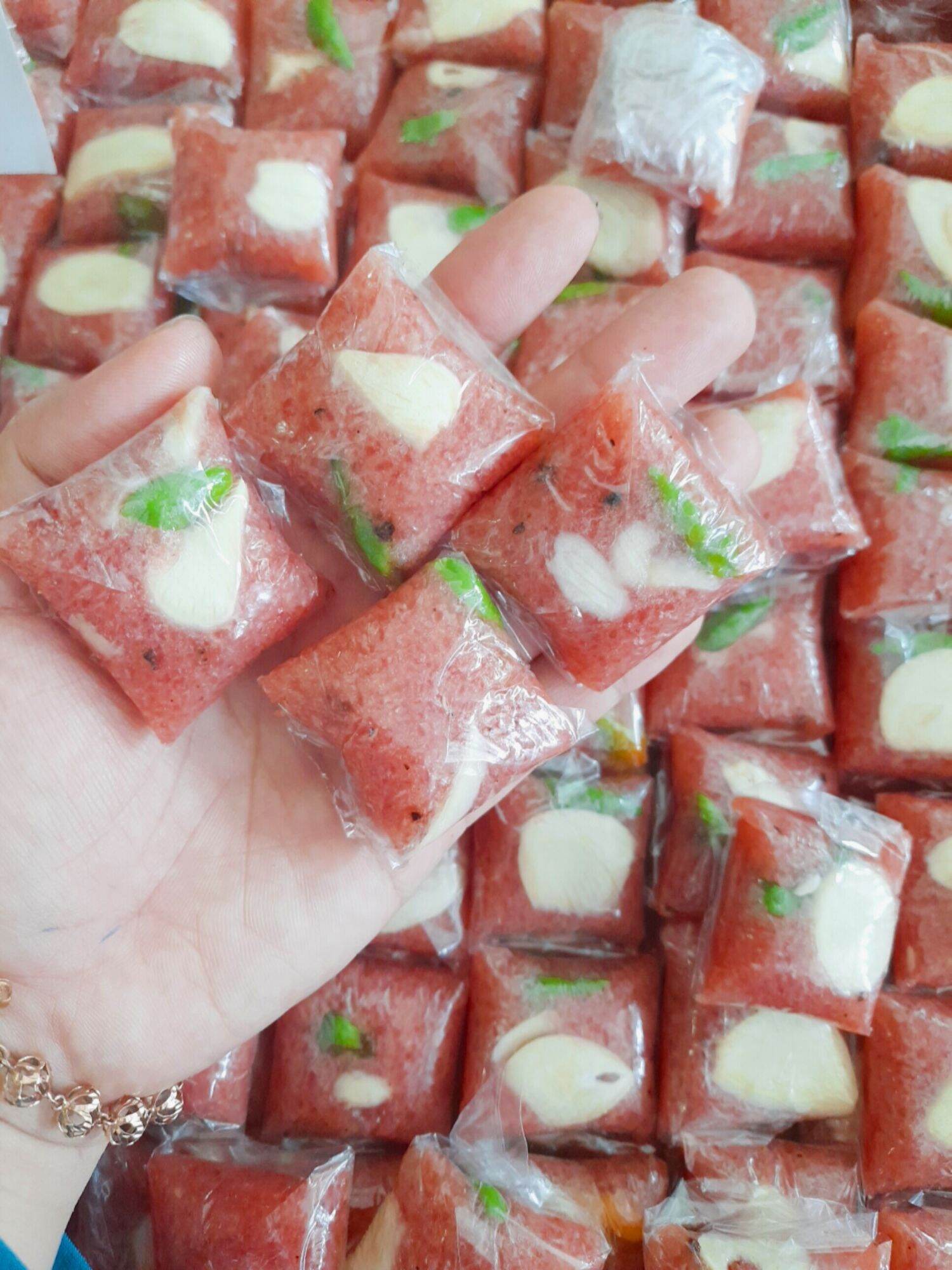 [ LOẠI ĐẶC BIỆT] NEM CHUA QUẾ LAI VUNG TỎI ỚT XIÊM XANH ( 1 HỘP 10 CHIẾC)