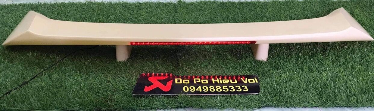 Đuôi gió thể thao các dòng xe sedan
