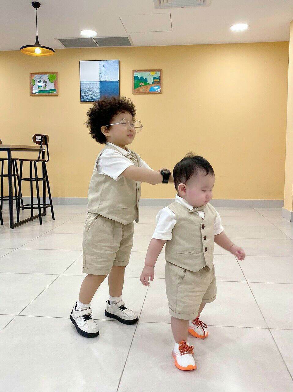 Bộ vest bé trai,bộ ghile 4 chi tiết cho bé trai từ 7-13 kg