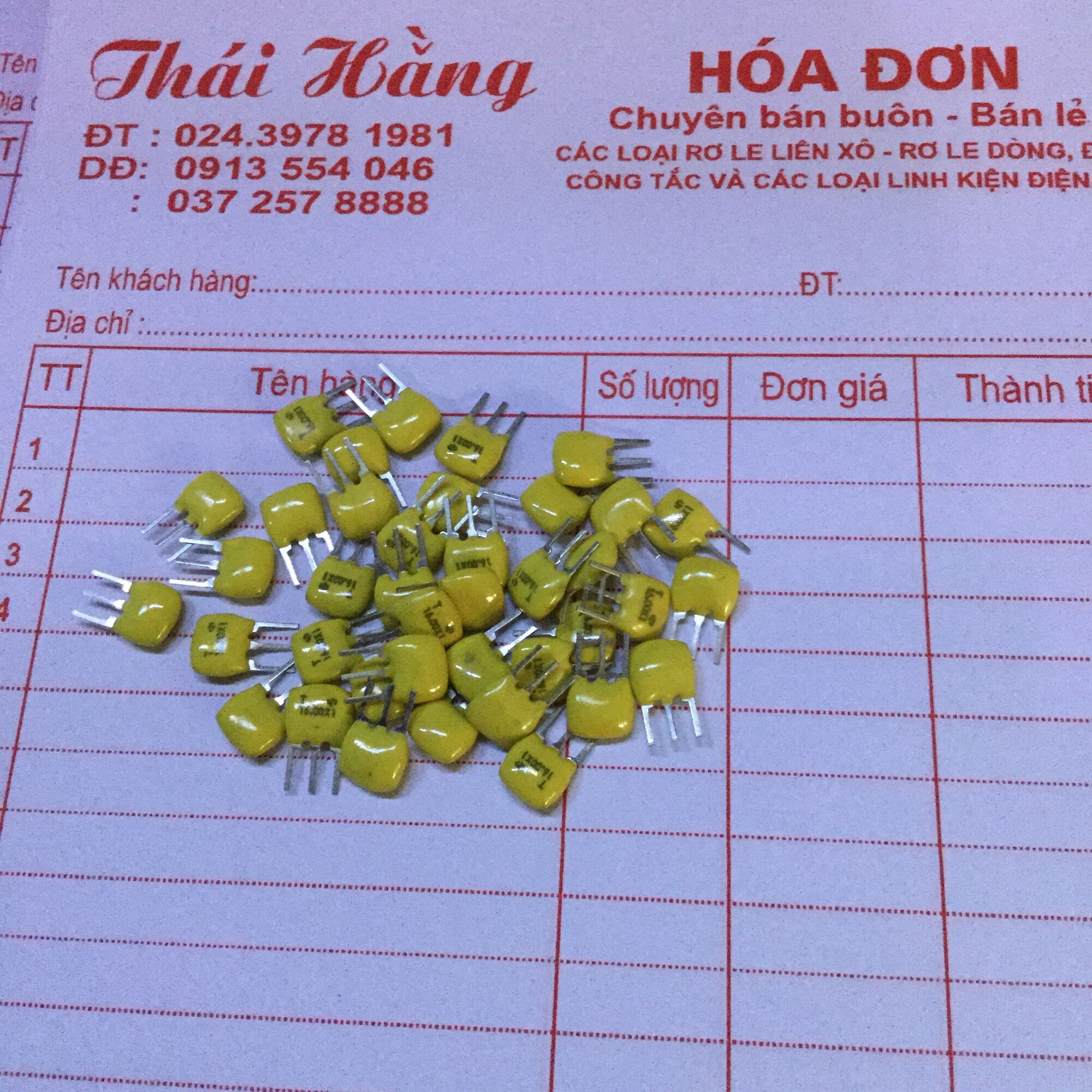 Thạch anh 3 chân 16 M (20 chiếc)
