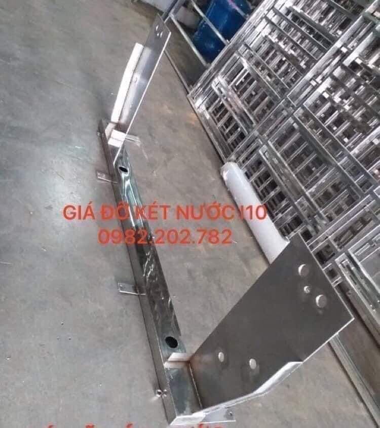 KHUNG ĐỠ KÉT NƯỚC XE I10 CHẾ BẰNG INOX