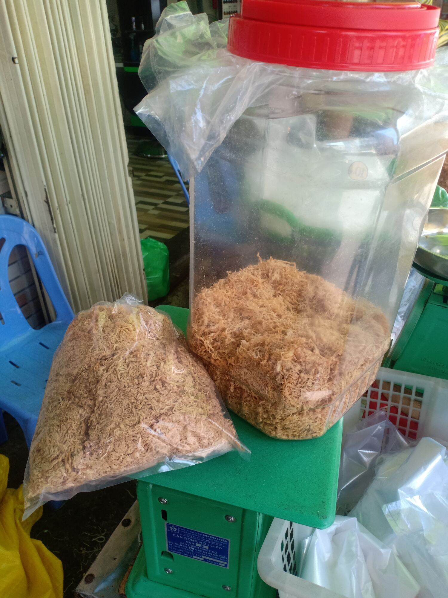 chà bông được làm từ thịt heo