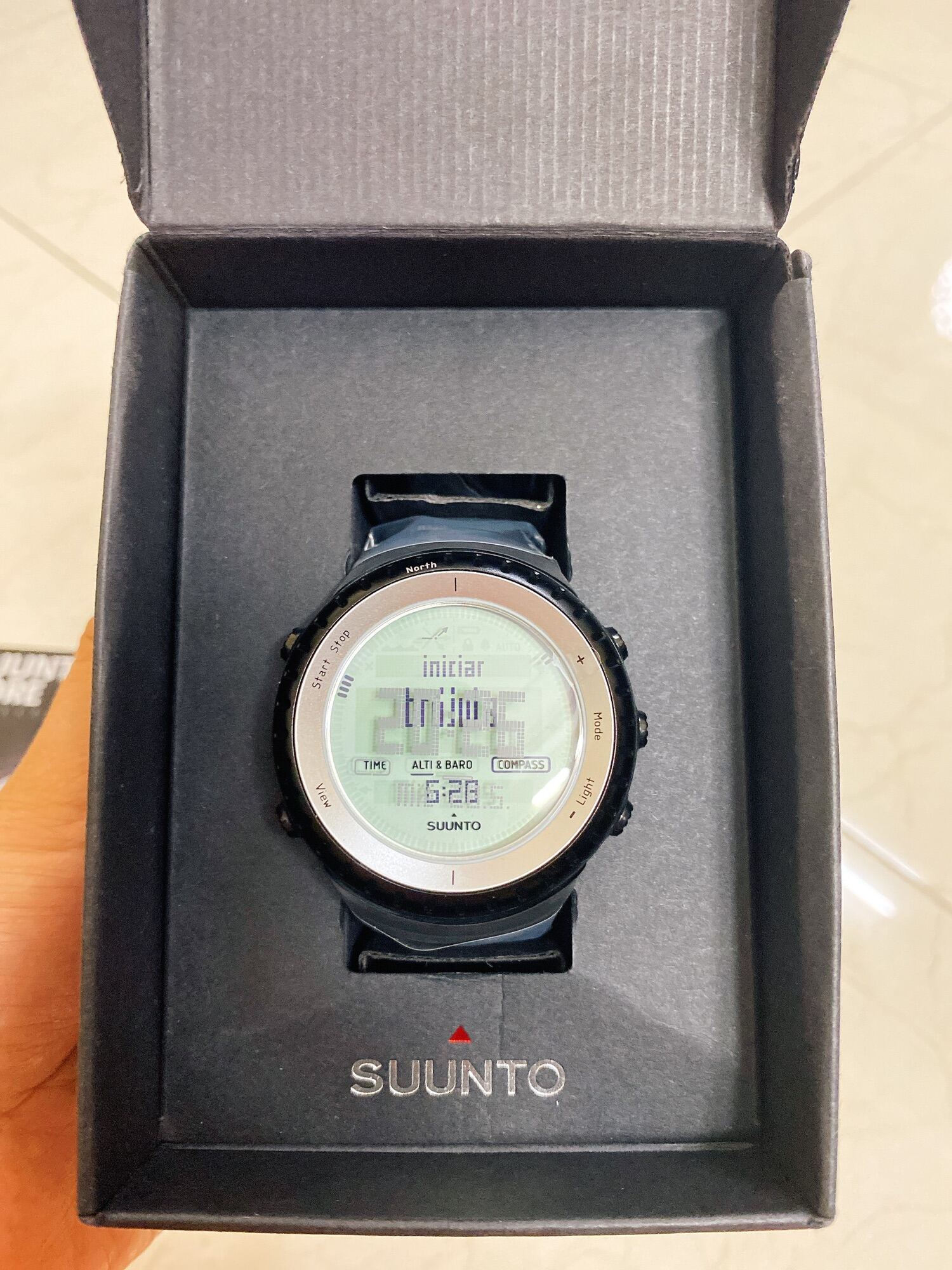 Đồng hồ thể thao Suunto Core SS016636000