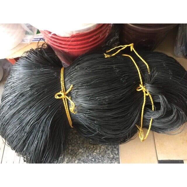 Lưới làm giàn cho cây thân leo.
