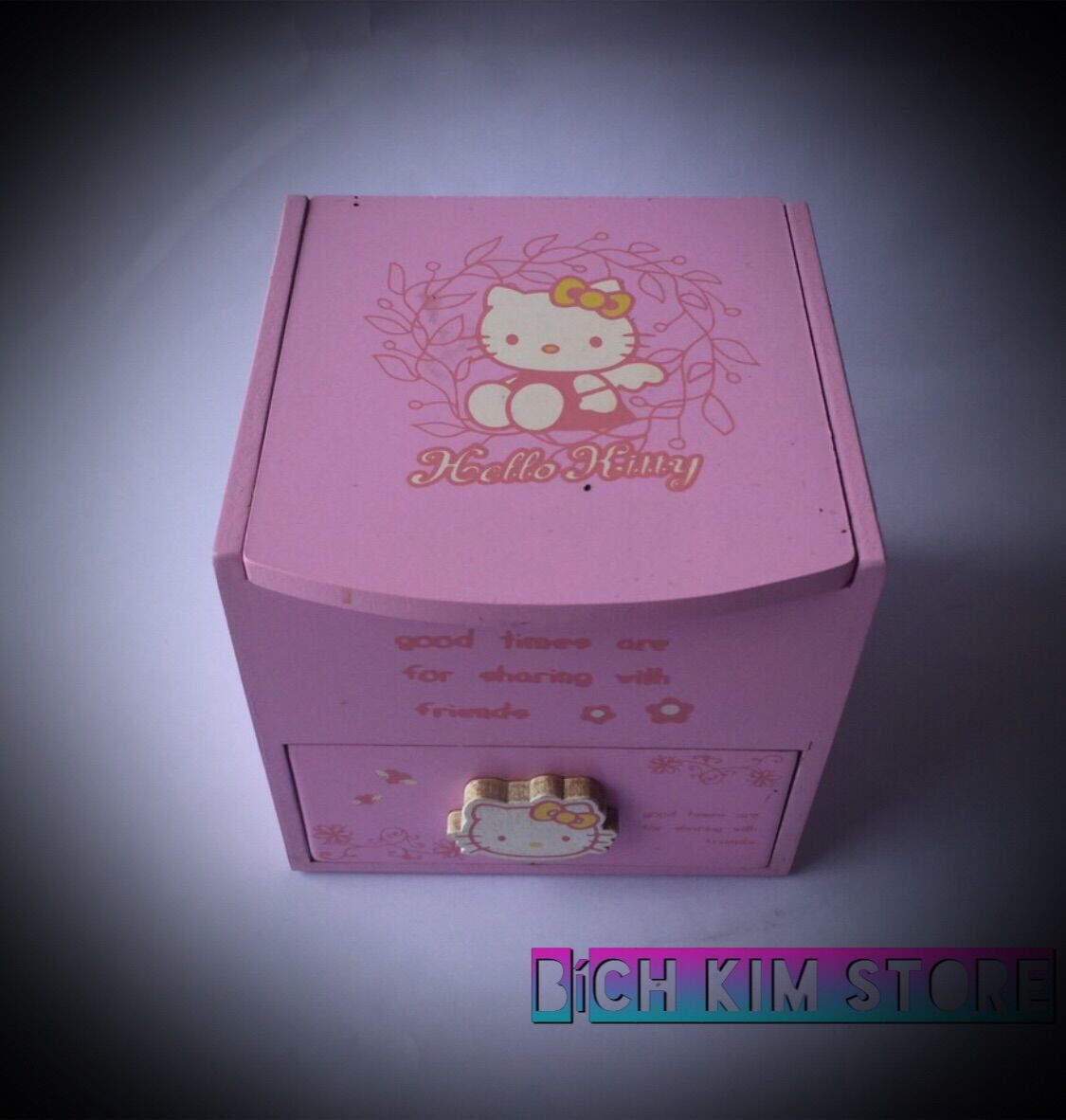 Tủ nữ trang bằng gỗ 2 tầng hello kitty màu Hồng