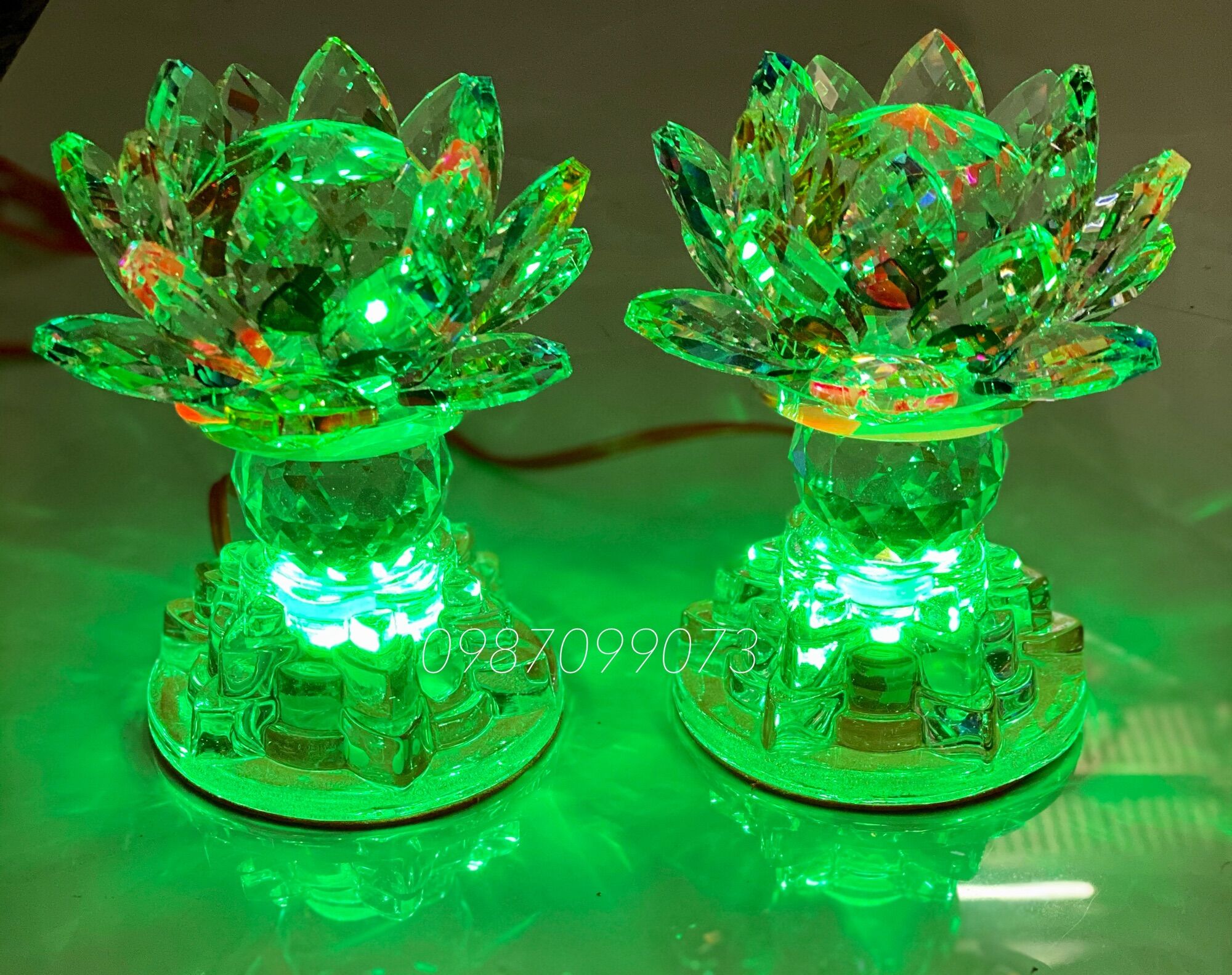 Cặp đèn thờ pha lê hoa sen đổi màu 501 - Đèn hoa sen pha lê cao 12cm