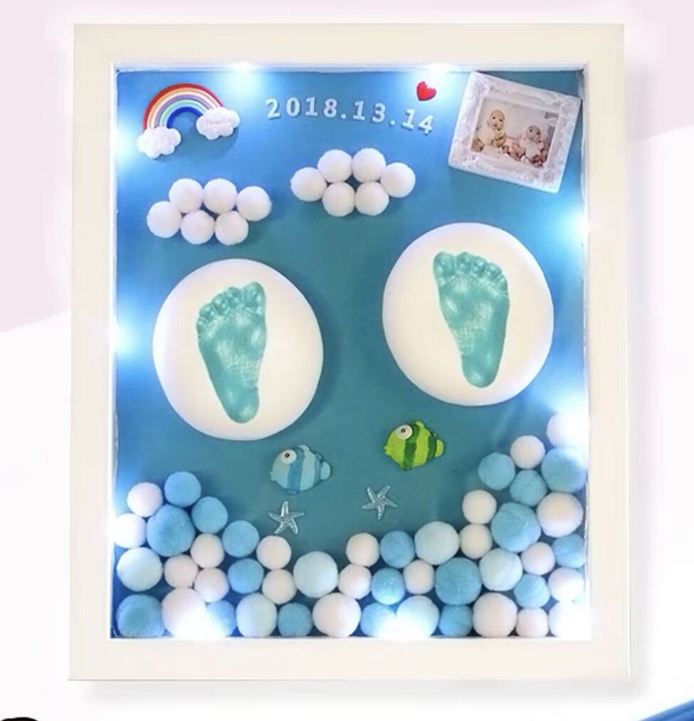 ( In ảnh inbox shop) Size 20x25cm Khung tranh in dấu chân tay