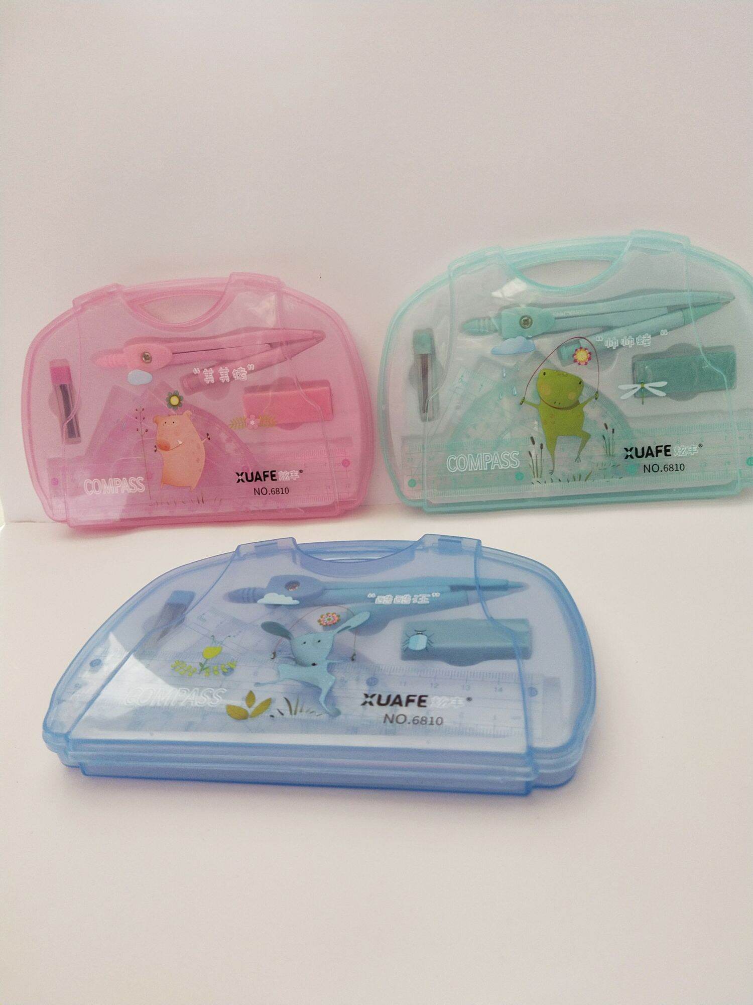 compa bộ mã 6810 ( gồm có bộ thước 4 cây, gôm tẩy ,ngòi chì, một cây compa bằng inox với độ cứng bền ) tạo đường cong chính xác