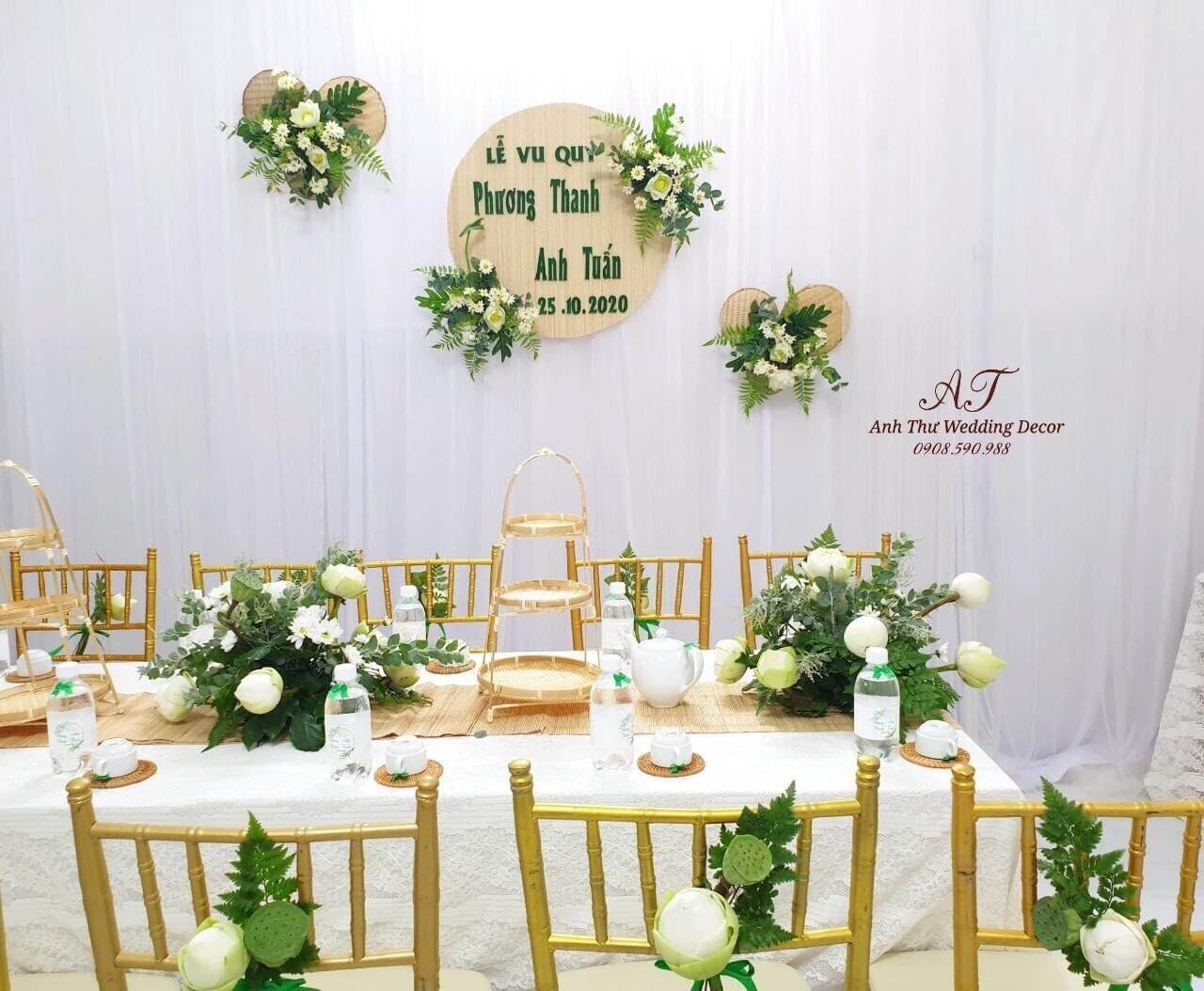 Kệ mẹt 3 tầng trang trí tiệc cưới