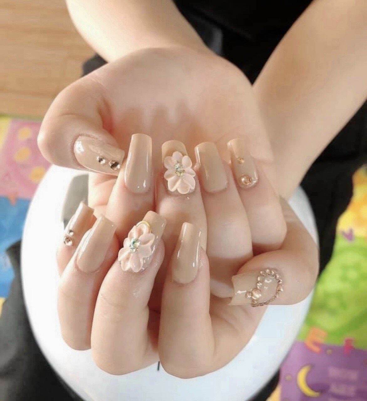 Móng tay giả úp vuông fom chuẩn đẹp y hình
