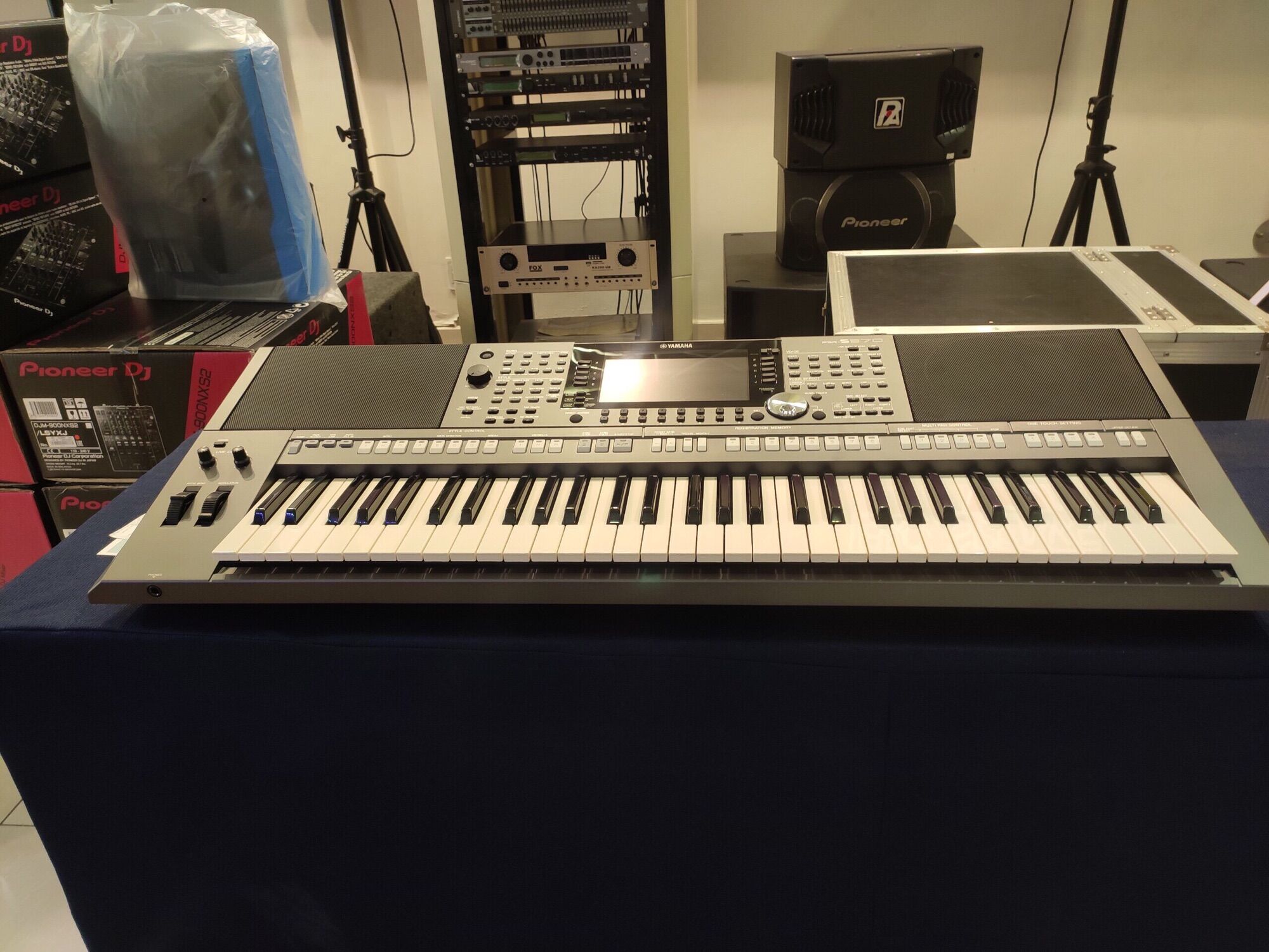 Đàn organ Yamaha PSR-S970
