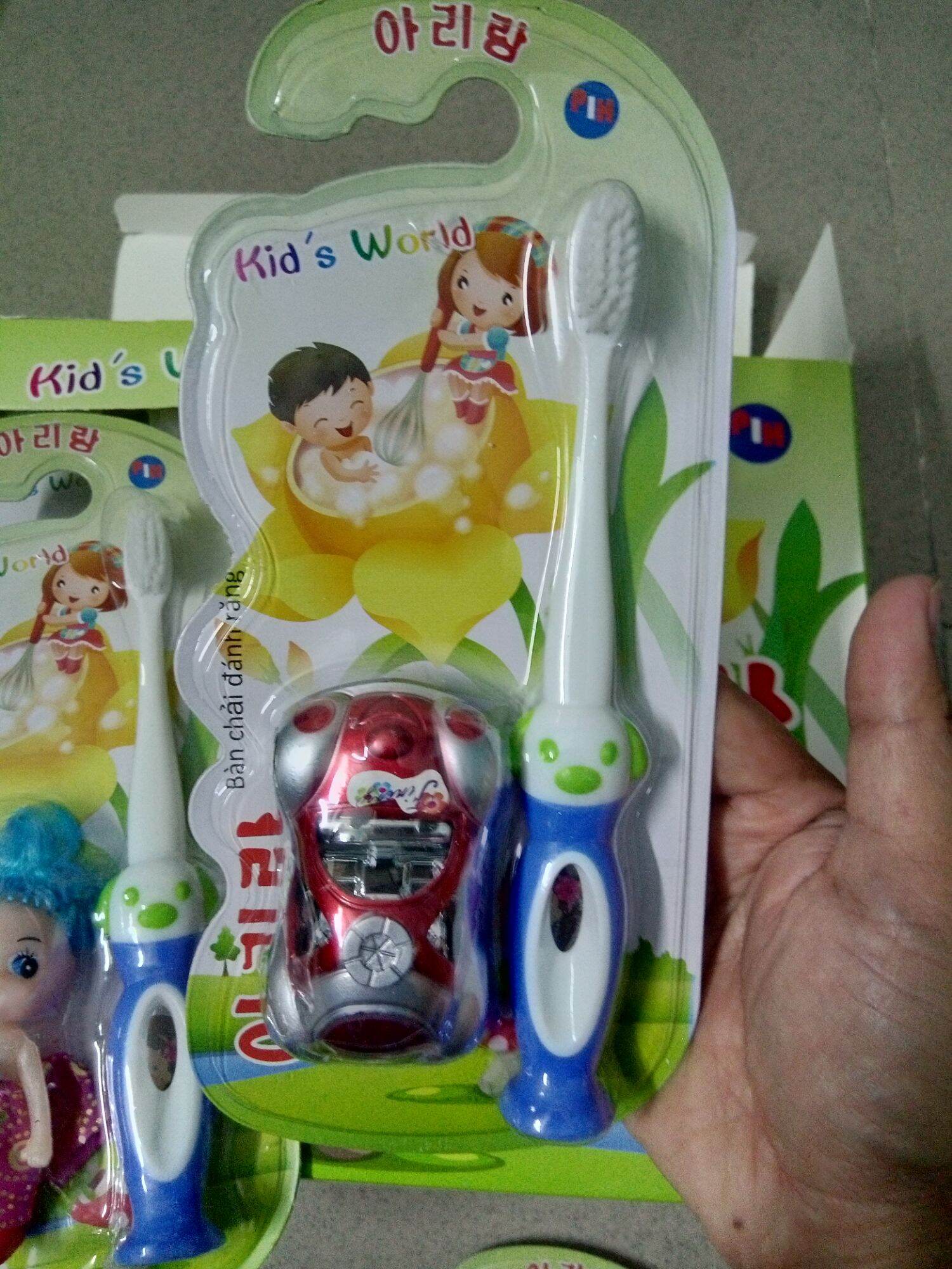 Bàn chải đánh răng nhập khẩu Hàn quốc cho bé[ có tặng đồ chơi]