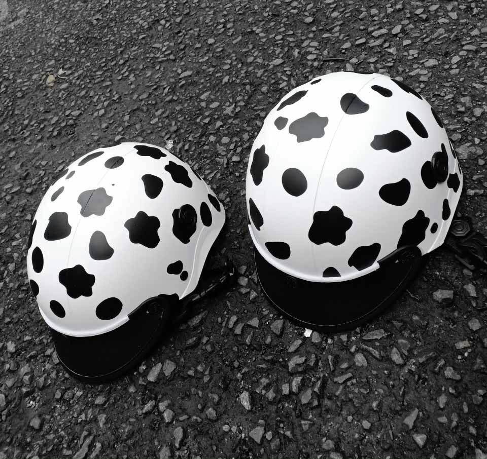 HOTT SÙNG SỤC NÓN BẢO HIỂM TEM BÒ SỮA có lỗ thông gió (BH55)