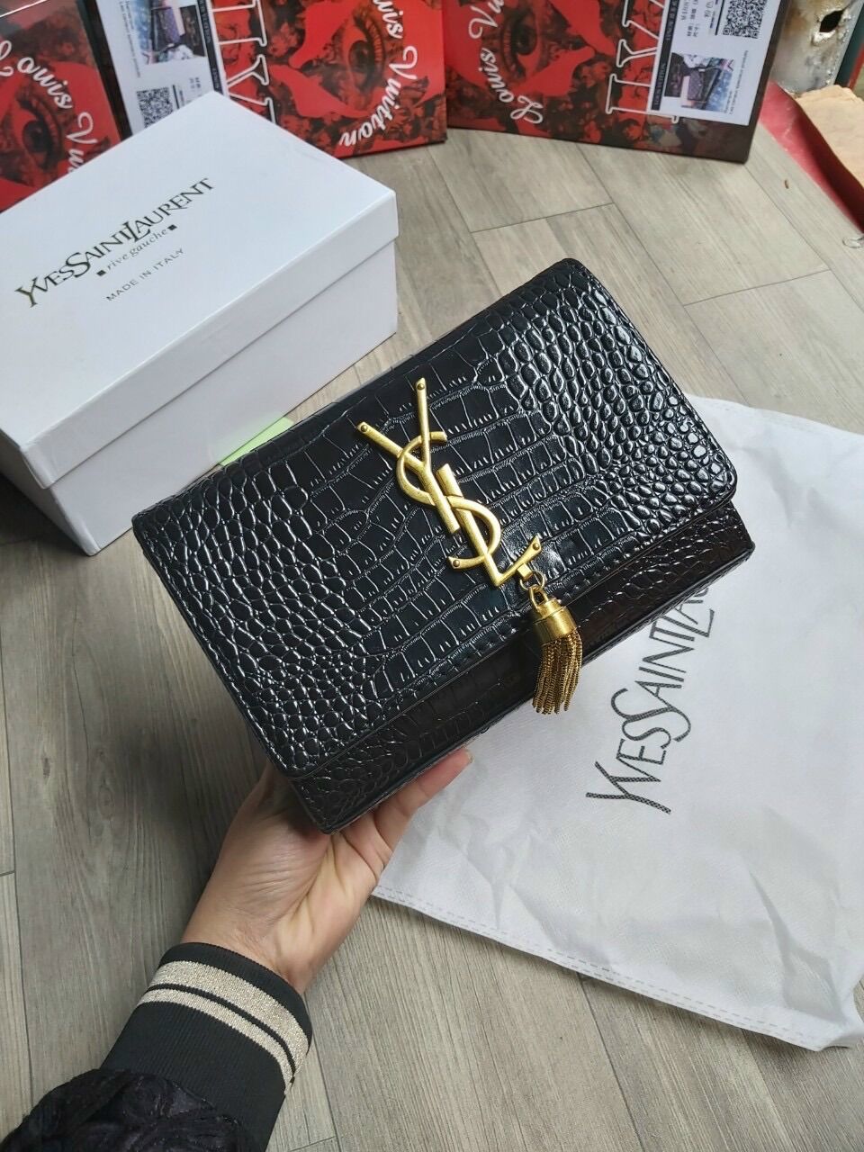 Túi cluth YSLaurent 22cm da bóng rắn, fullbox (chuẩn hàng đẹp)