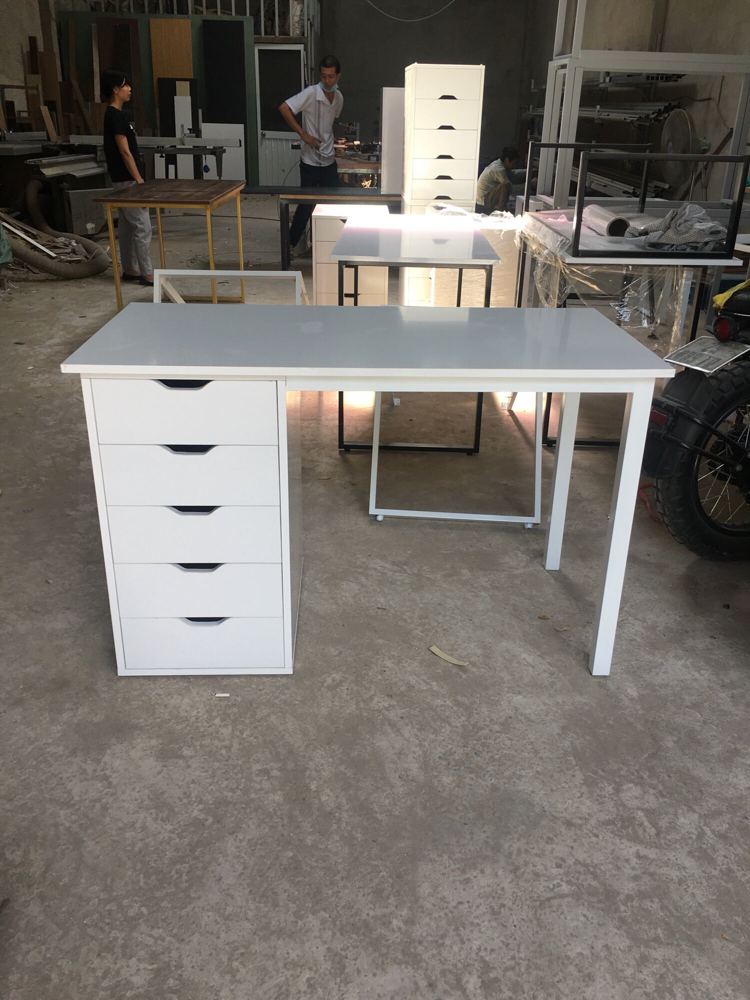 Bàn gaming ikea làm việc