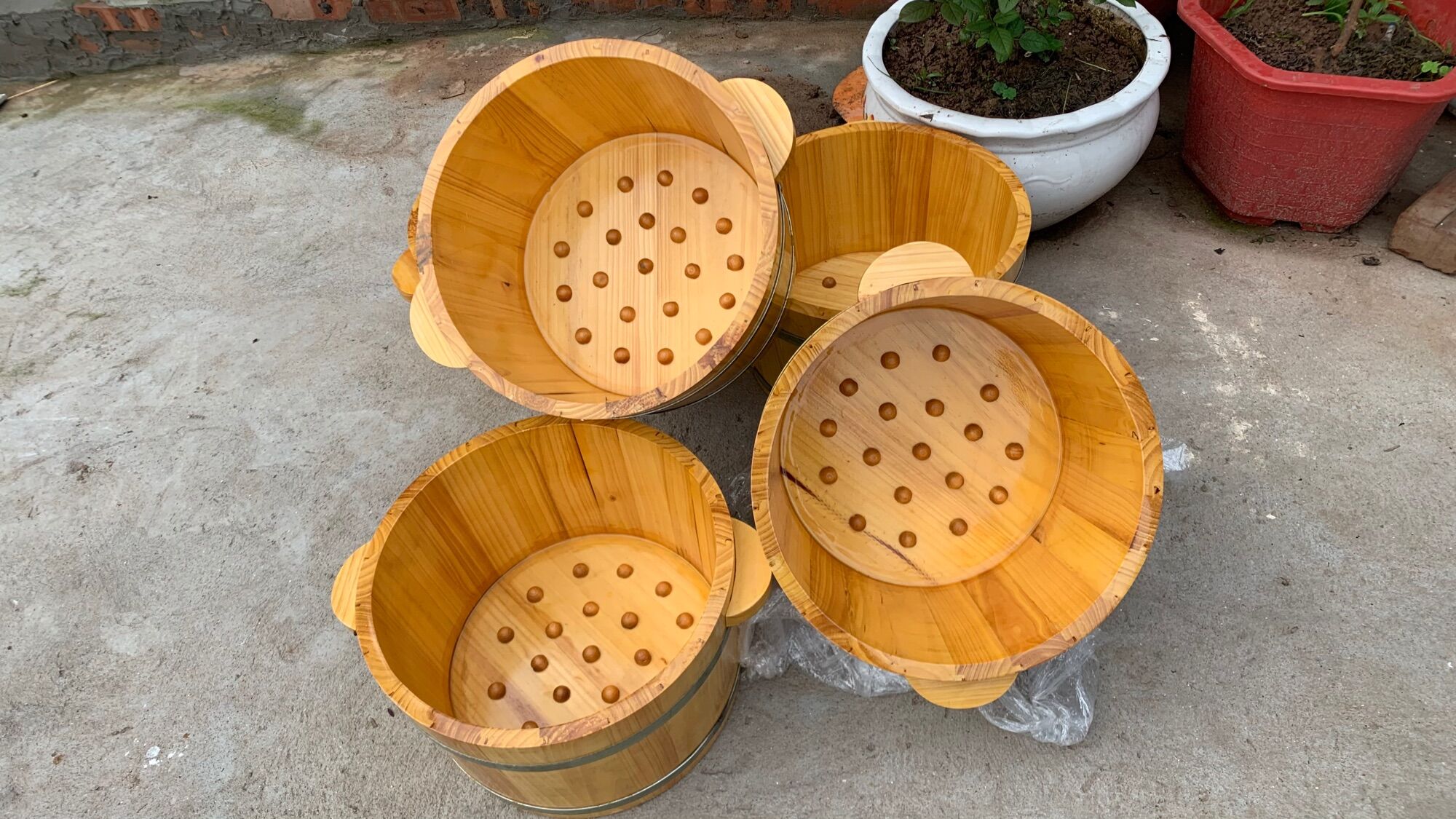 chậu ngâm chân gỗ thông có hạt