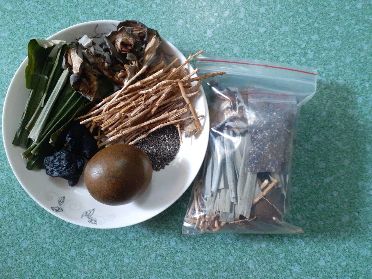 sâm bí đao - nấu được 5 lít nước - đã kèm hạt chia