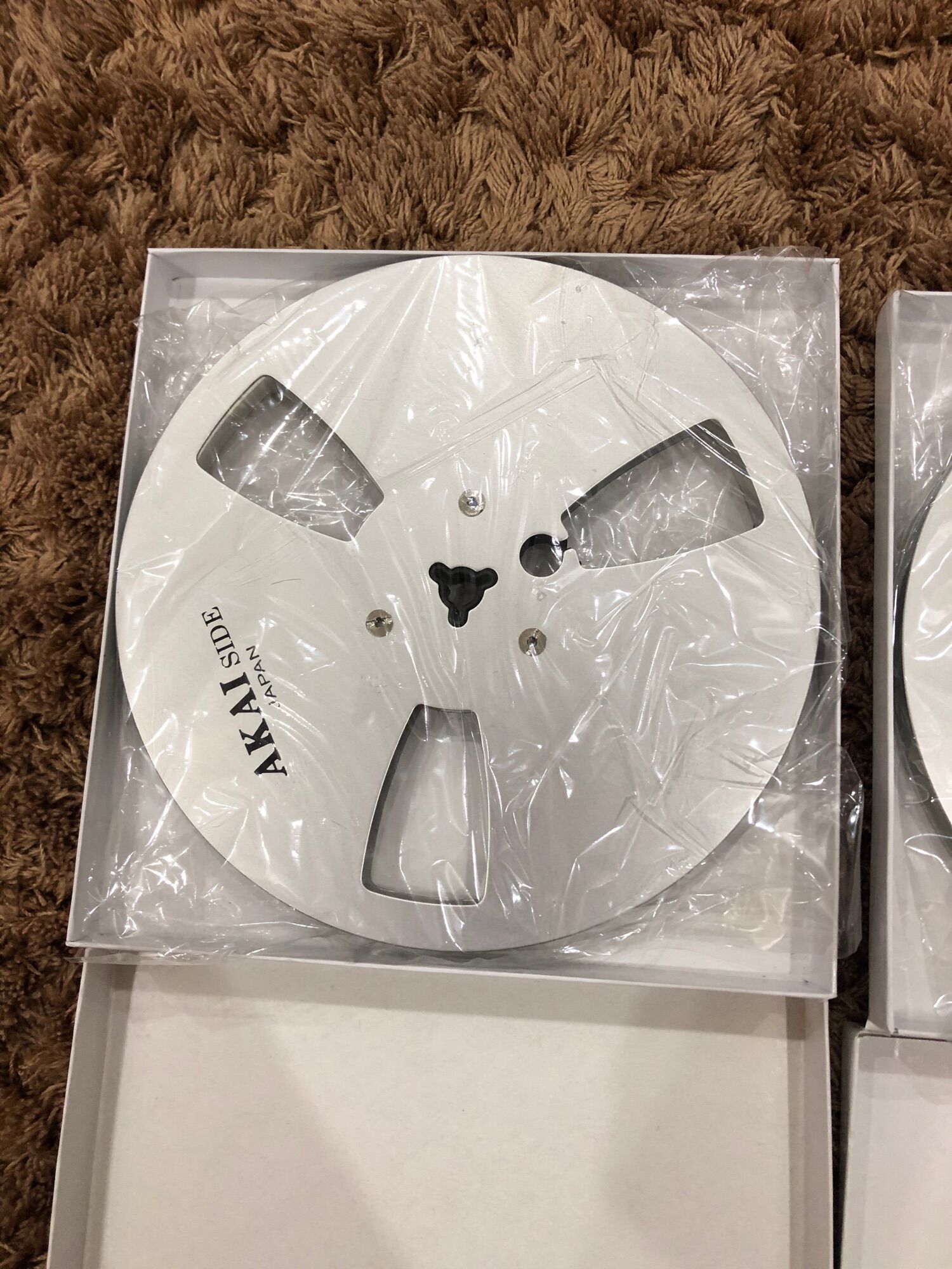1 ĐÔI XƯƠNG NHÔM AKAI 7 INCH