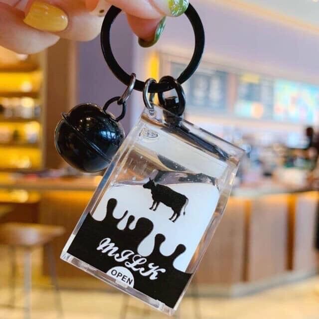 [HCM]Móc khoá  Hộp Sữa Thuỷ tinh có nước