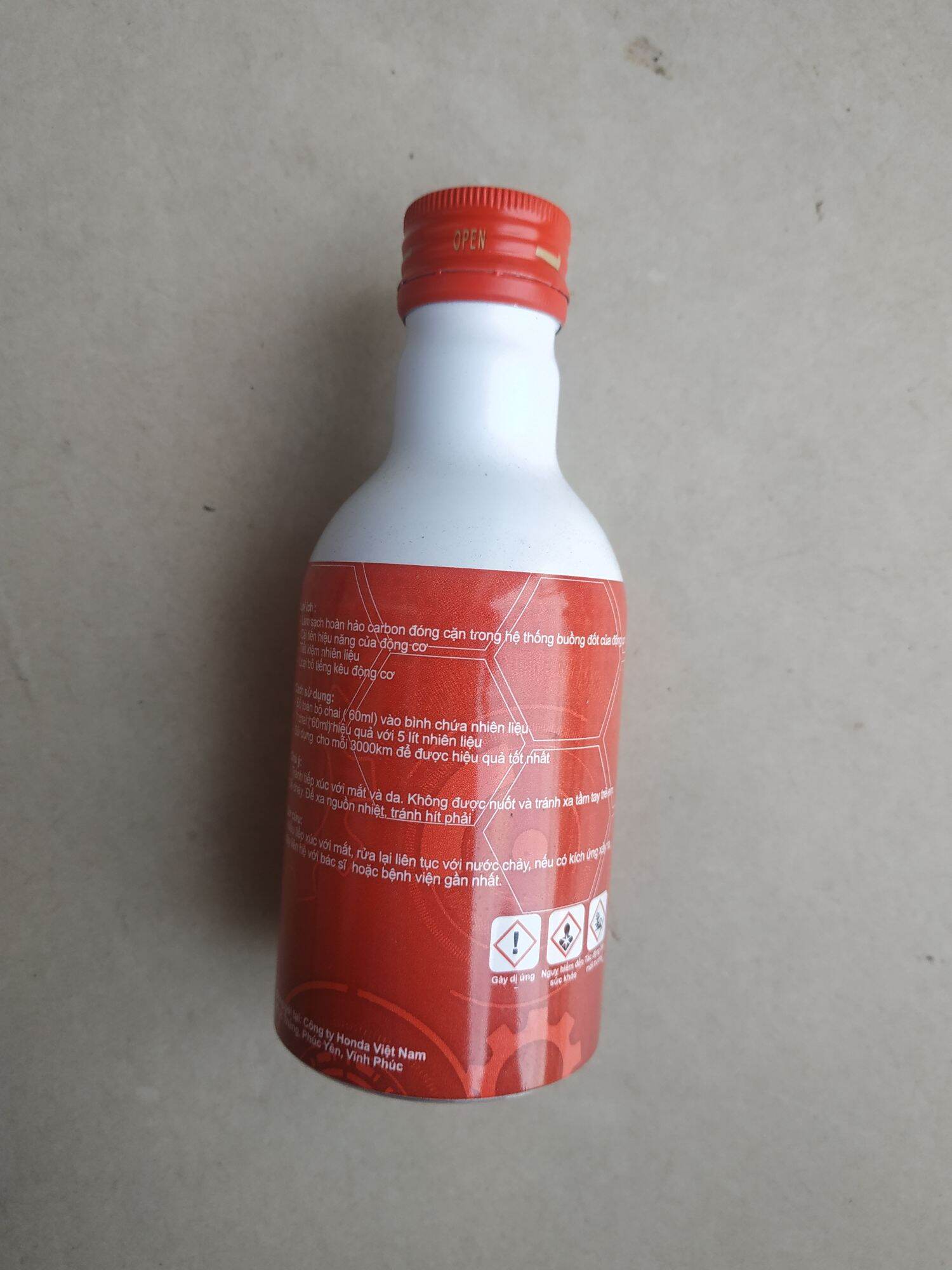 dùng dịch vệ sinh kim phun,bồng đốt mang lại công suất và vận hành cho xe,đổ trực tiếp vào bình xăng không cân thao tác nhều.