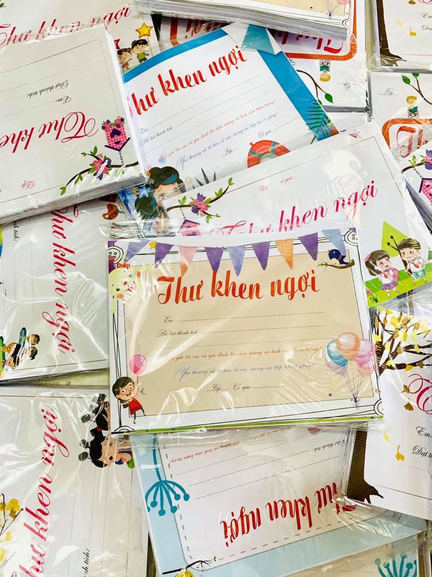 1 set 100 tờ thư khen
