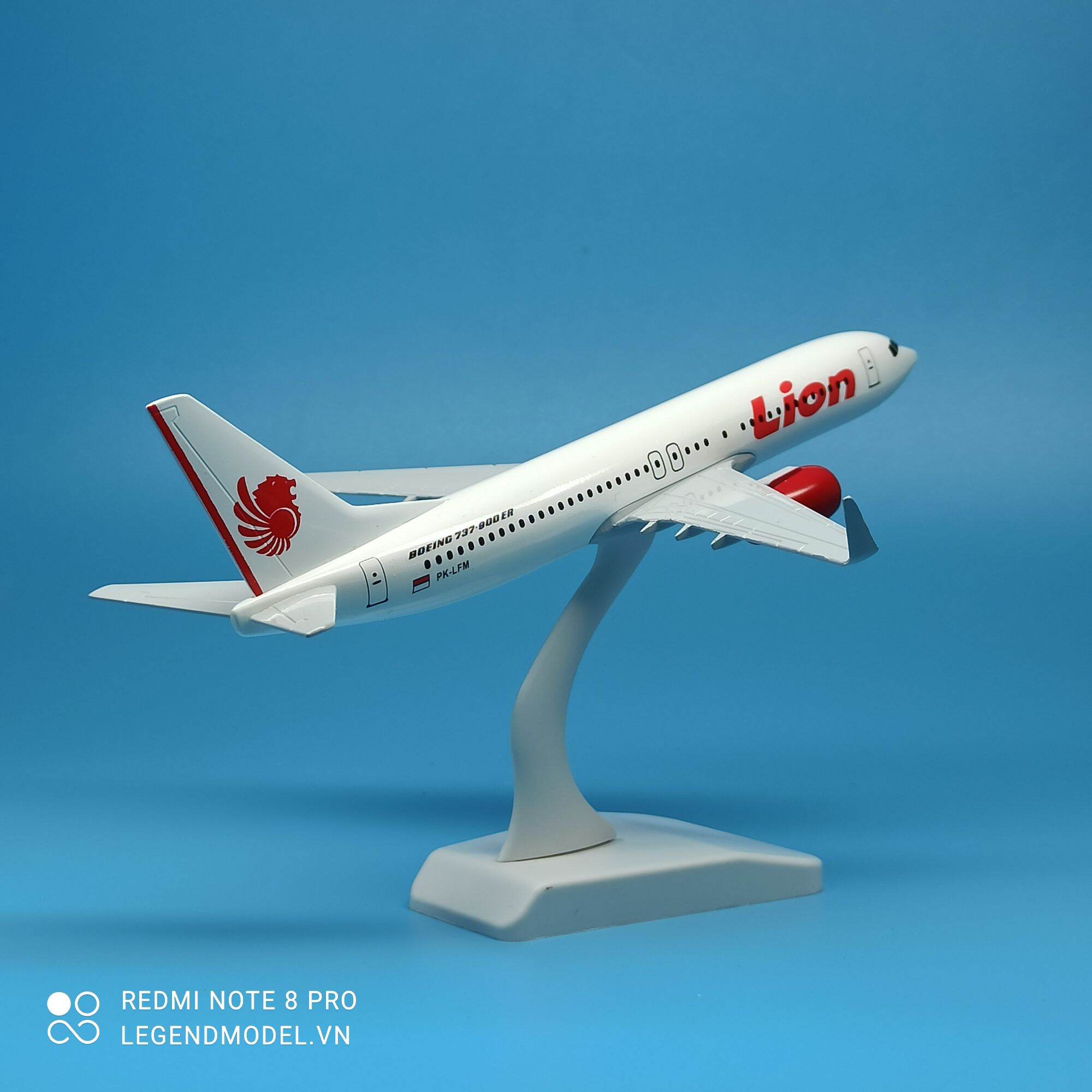 Mô hình máy bay Lion Air Boeing 737 20cm chất liệu kim loại bền đẹp