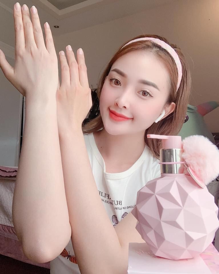 Sữa Tắm Xông Trắng Pink Lady 1 Lần Tắm Bằng 10 Lần Dưỡng Kem