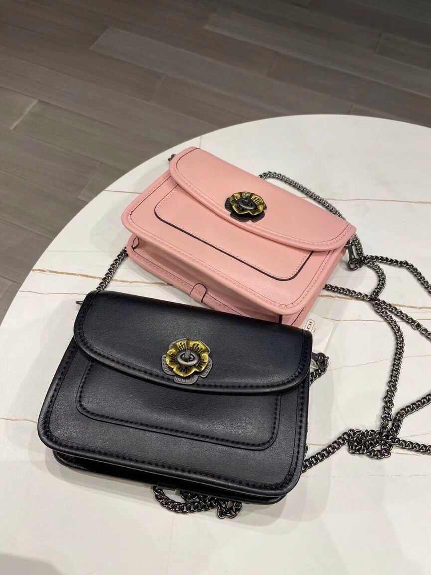 Túi Coach da thật khoá Hoa Trà