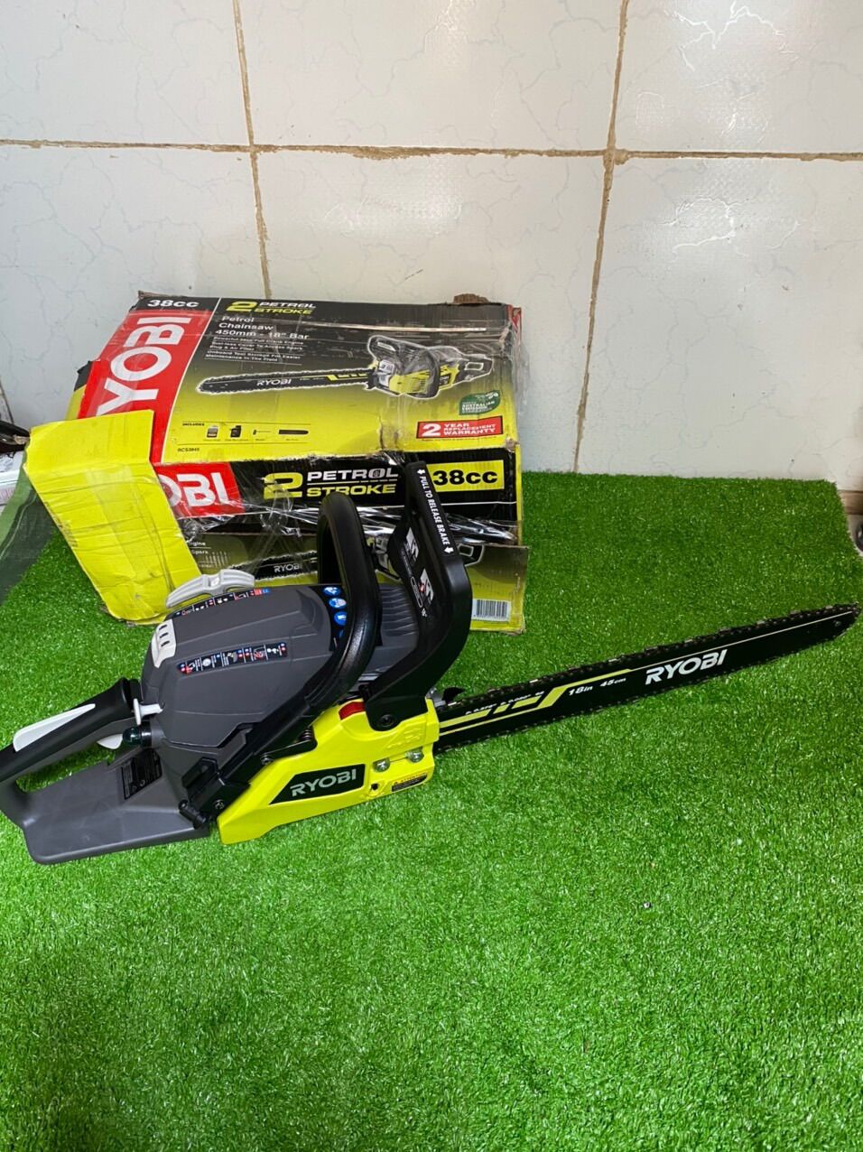 Máy cưa xích xăng ryobi