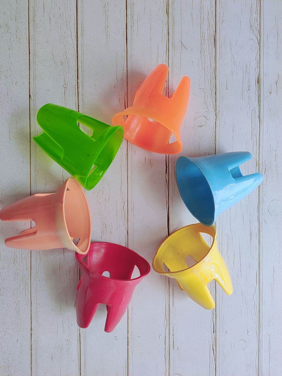 Đế bình nước phụ kiện dành cho hamters,thú cưng