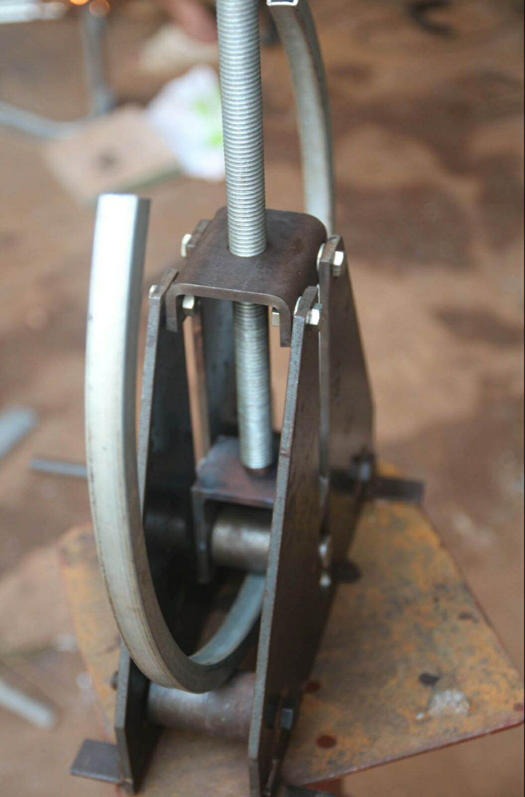 Máy uốn ống