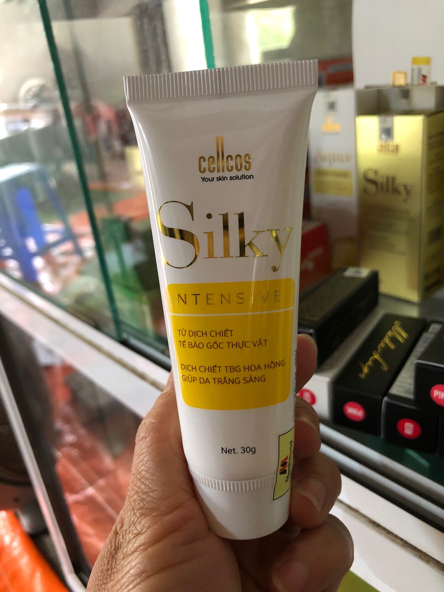 Kem Dưỡng Ẩm Silky Intensive 30g / Mediworld
