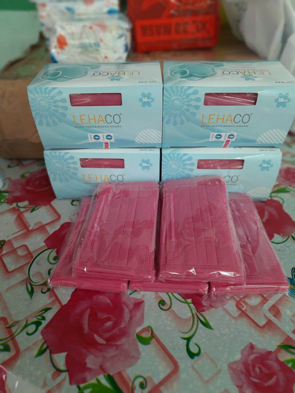 Combo 10 hộp khẩu trang màu hồng đậm LEHACO kháng khuẩn kháng vi rút