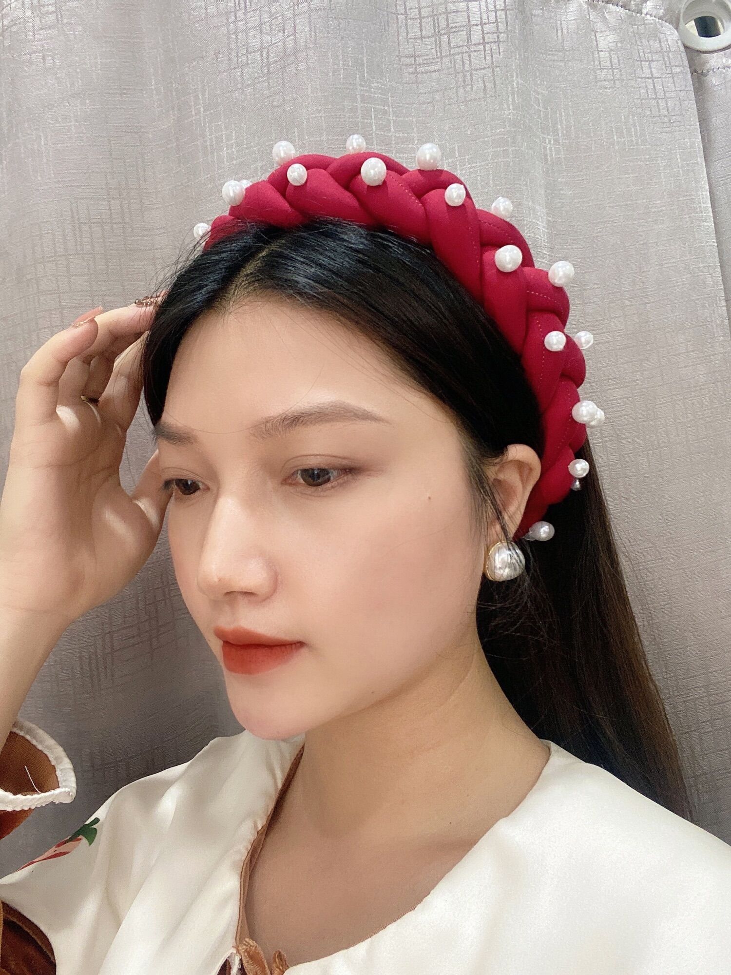 Vấn tết 3 đính hạt màu đỏ đô. Mấn đội đầu màu đỏ đô