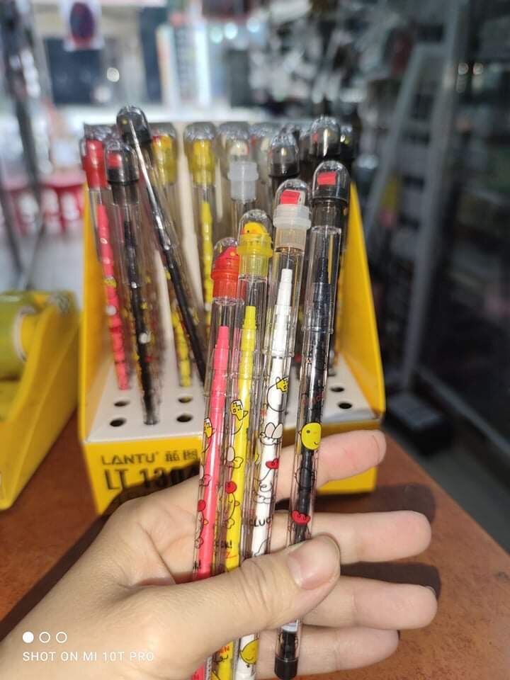2 Bút chì đốt hình gà xinh