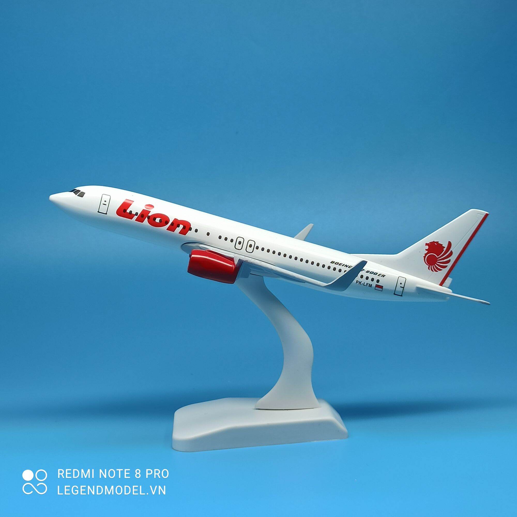 Mô hình máy bay Lion Air Boeing 737 20cm chất liệu kim loại bền đẹp