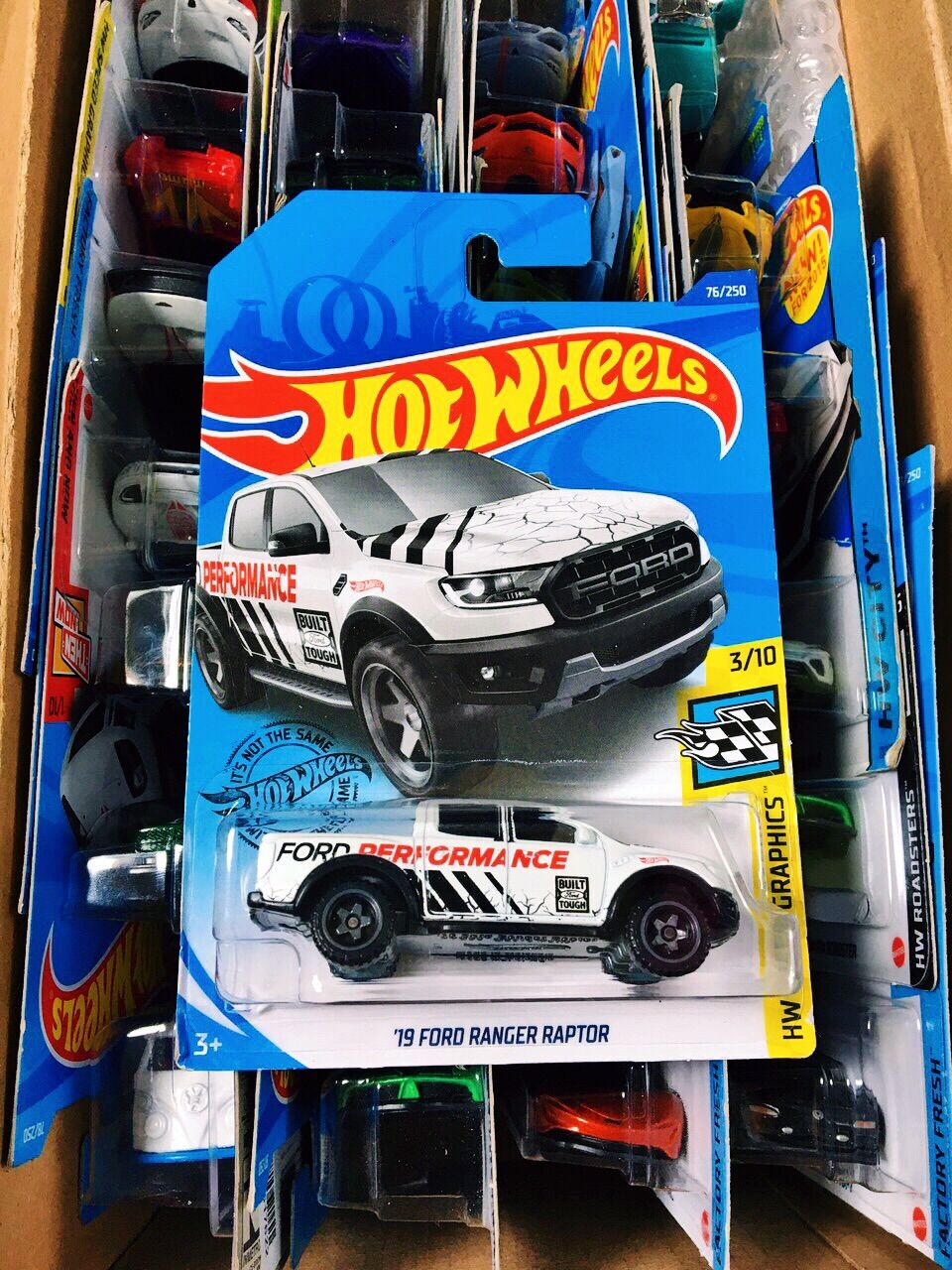 Xe Mô Hình Hot Wheels tỉ lệ 1:64 "19 Ford Ranger Raptor" (Model 2020) (White)