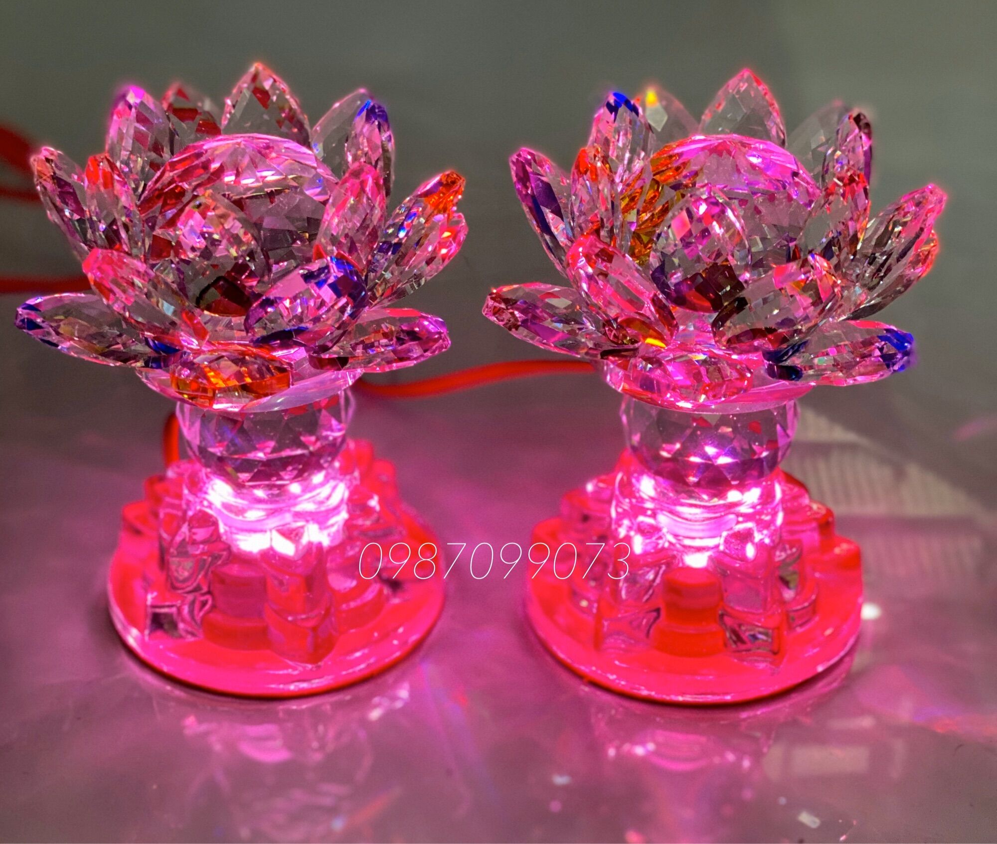 Cặp đèn thờ pha lê hoa sen đổi màu 501 - Đèn hoa sen pha lê cao 12cm