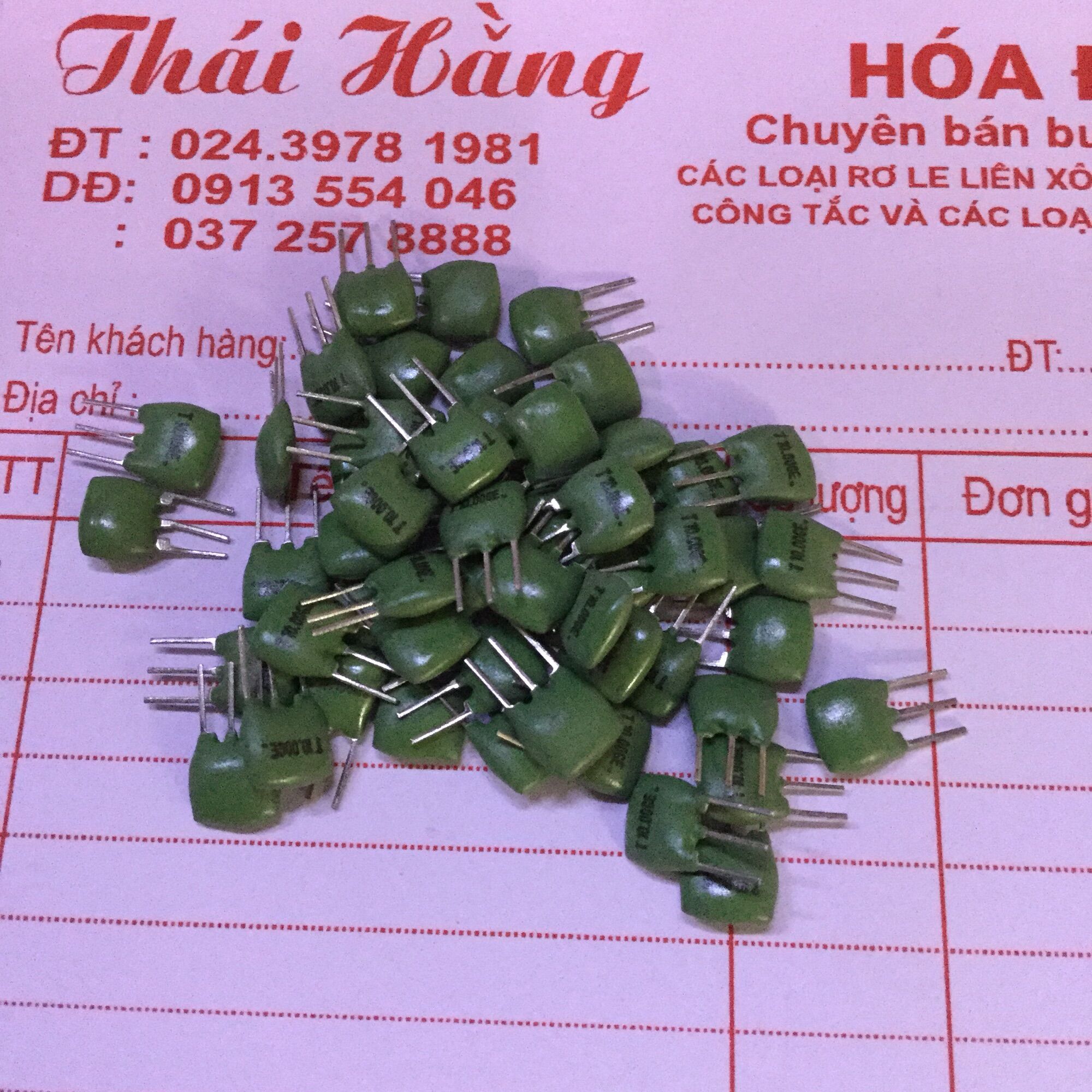 Thạch anh 3 chân 10 M (20 chiếc)