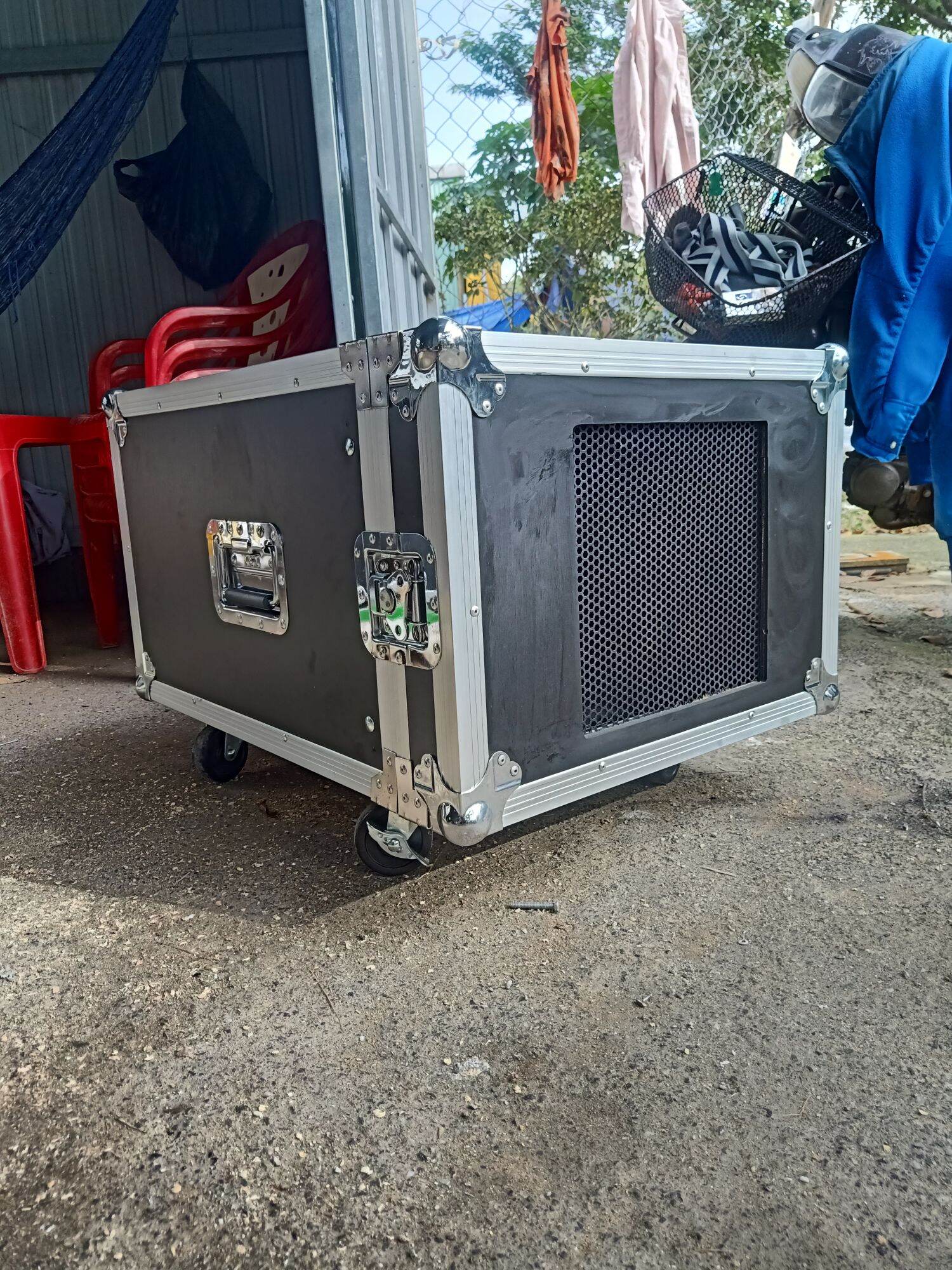 TỦ 6U LƯỚI - KARA GIA ĐÌNH