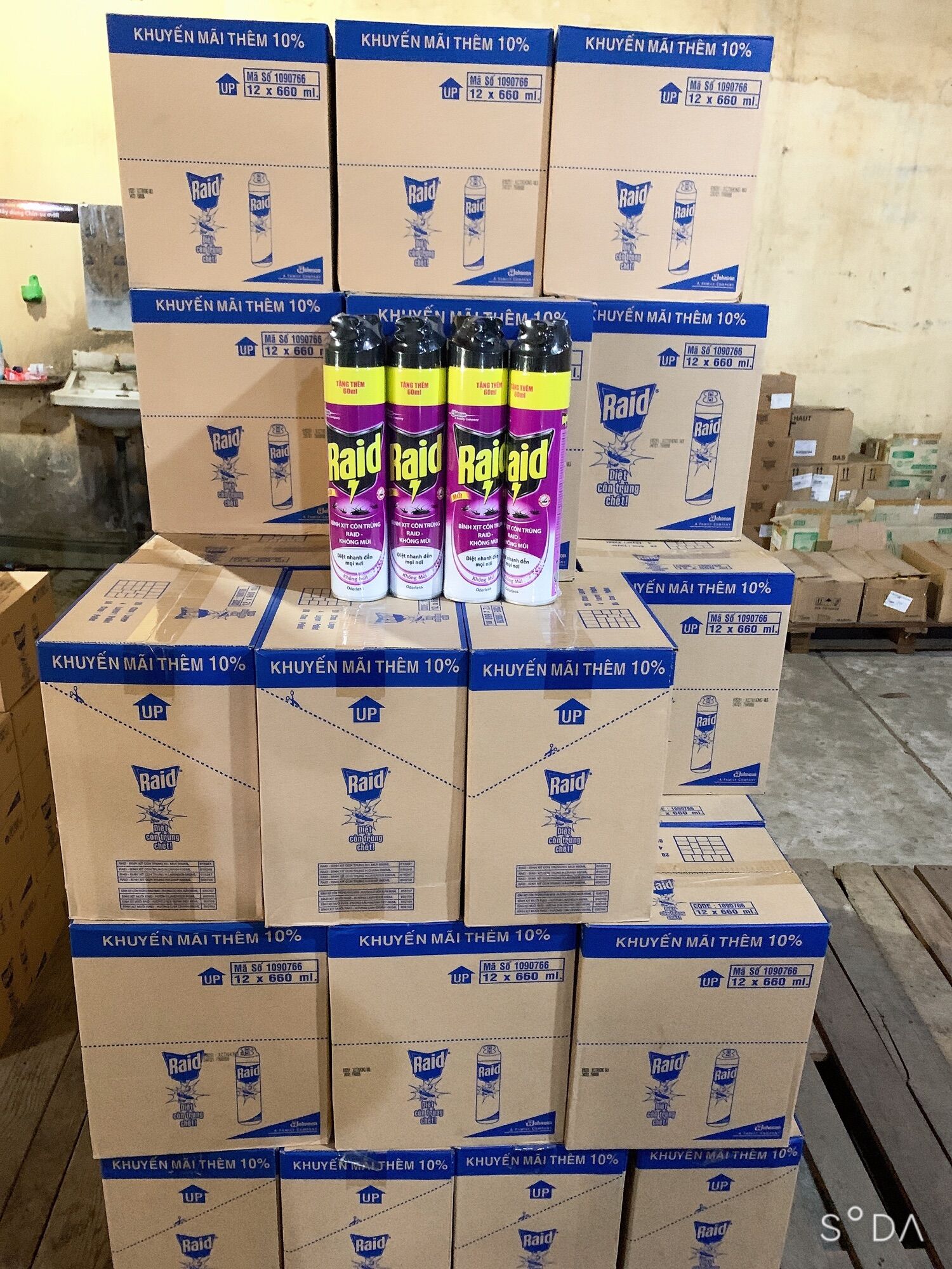 Raid Xịt Côn Trùng Hương Không Mùi 660ml
