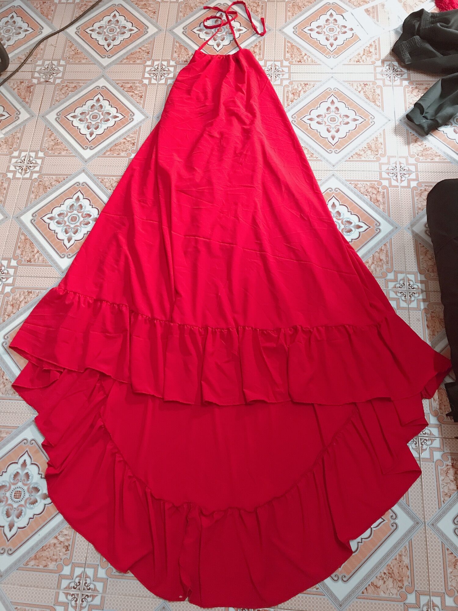 Đầm maxi hở lưng đuôi cá sống ảo