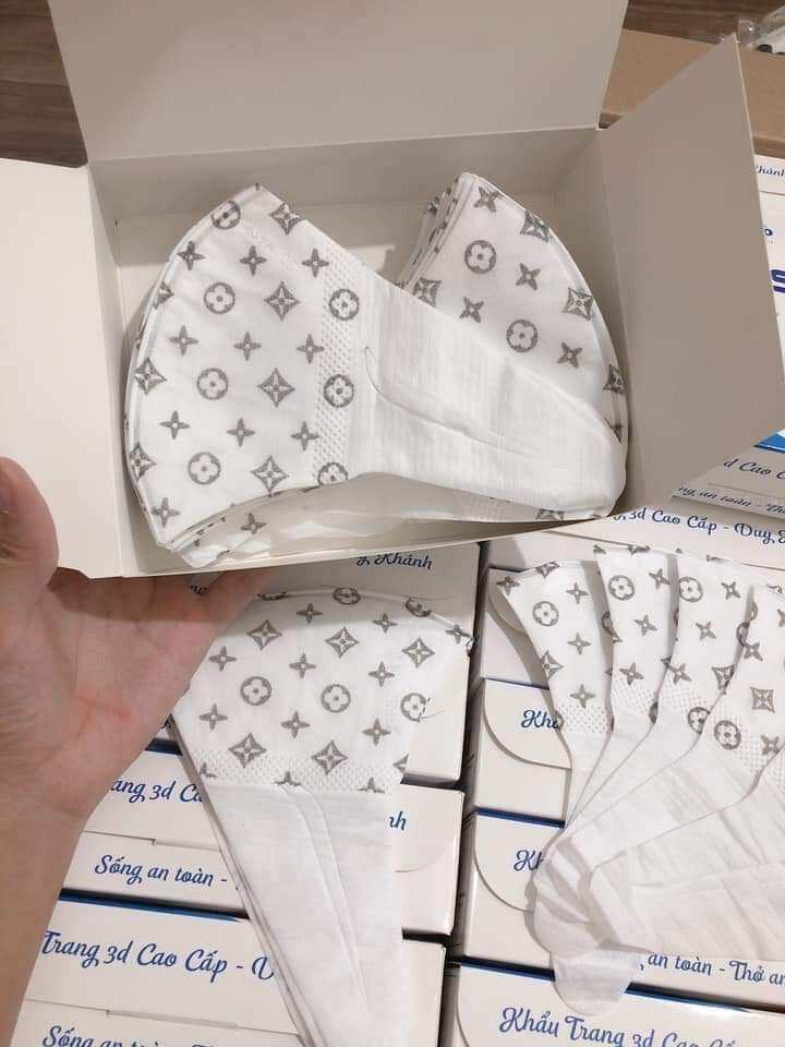 2 hộp khẩu trang 3D LV ( 100 chiếc)