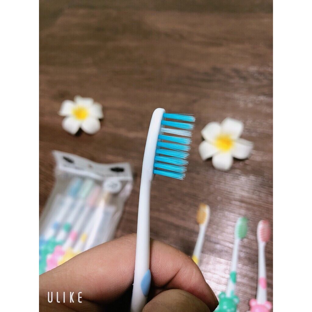 Sét 4 bàn chải đánh răng cho bé