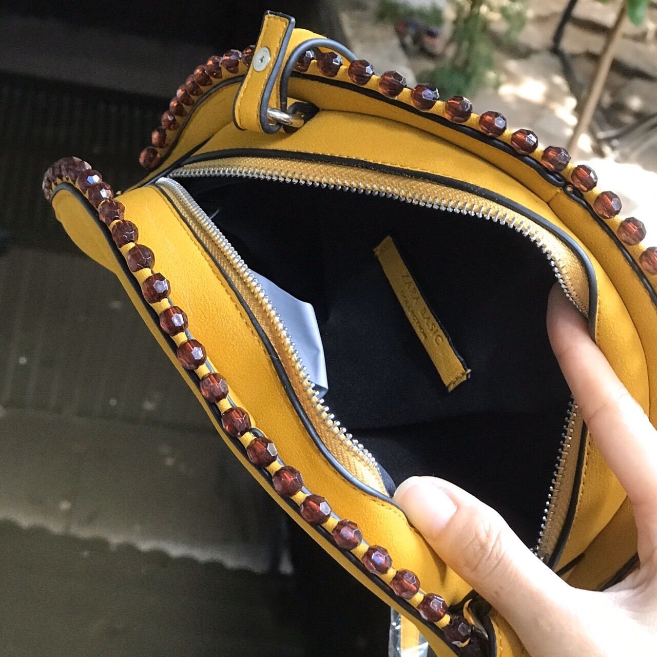 Ví cầm tay Zara da lộn