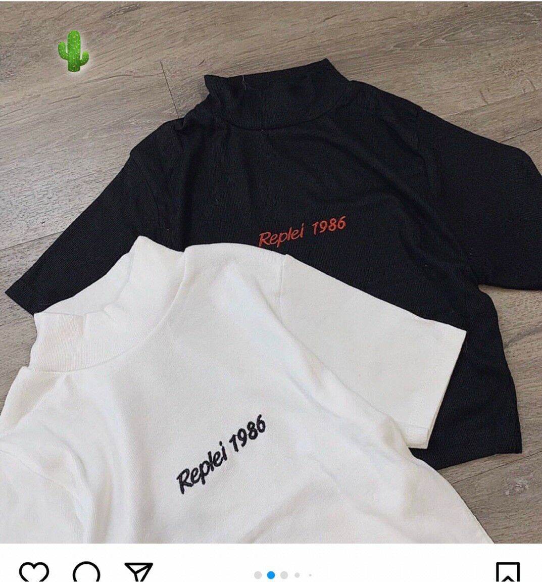 [HCM]ÁO CROPTOP CHỮ THÊU CỔ LỌ