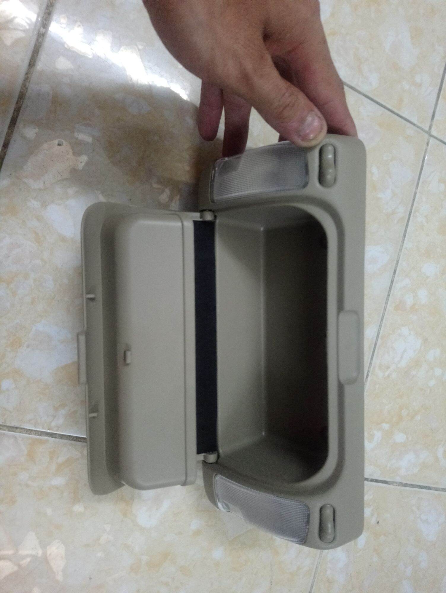 Đèn trần trước toyota innova 2006-2012
