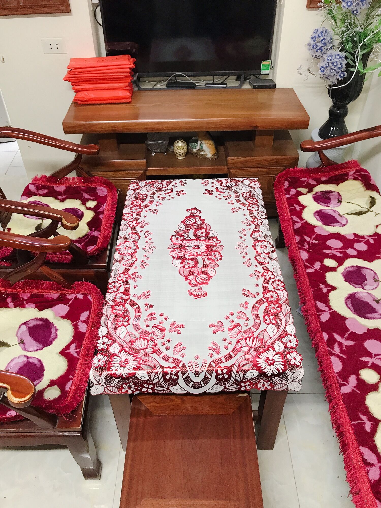 💗FREESHIP💗Khăn trải bàn 60x120cm Ren Hoa ĐỎ- [HÀNG ĐẸP]