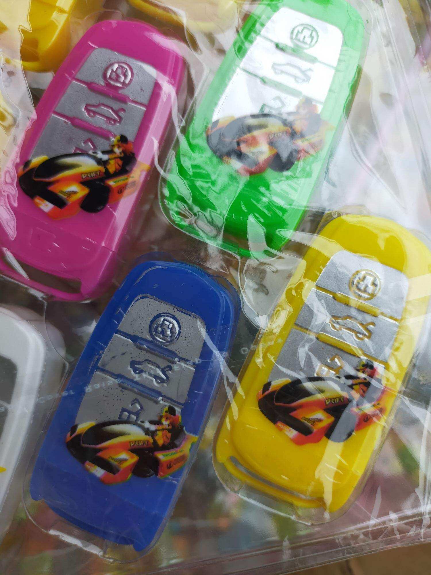 Vỉ đồ chơi kẹo mút hình khoá cho bé( vỉ 30 c)